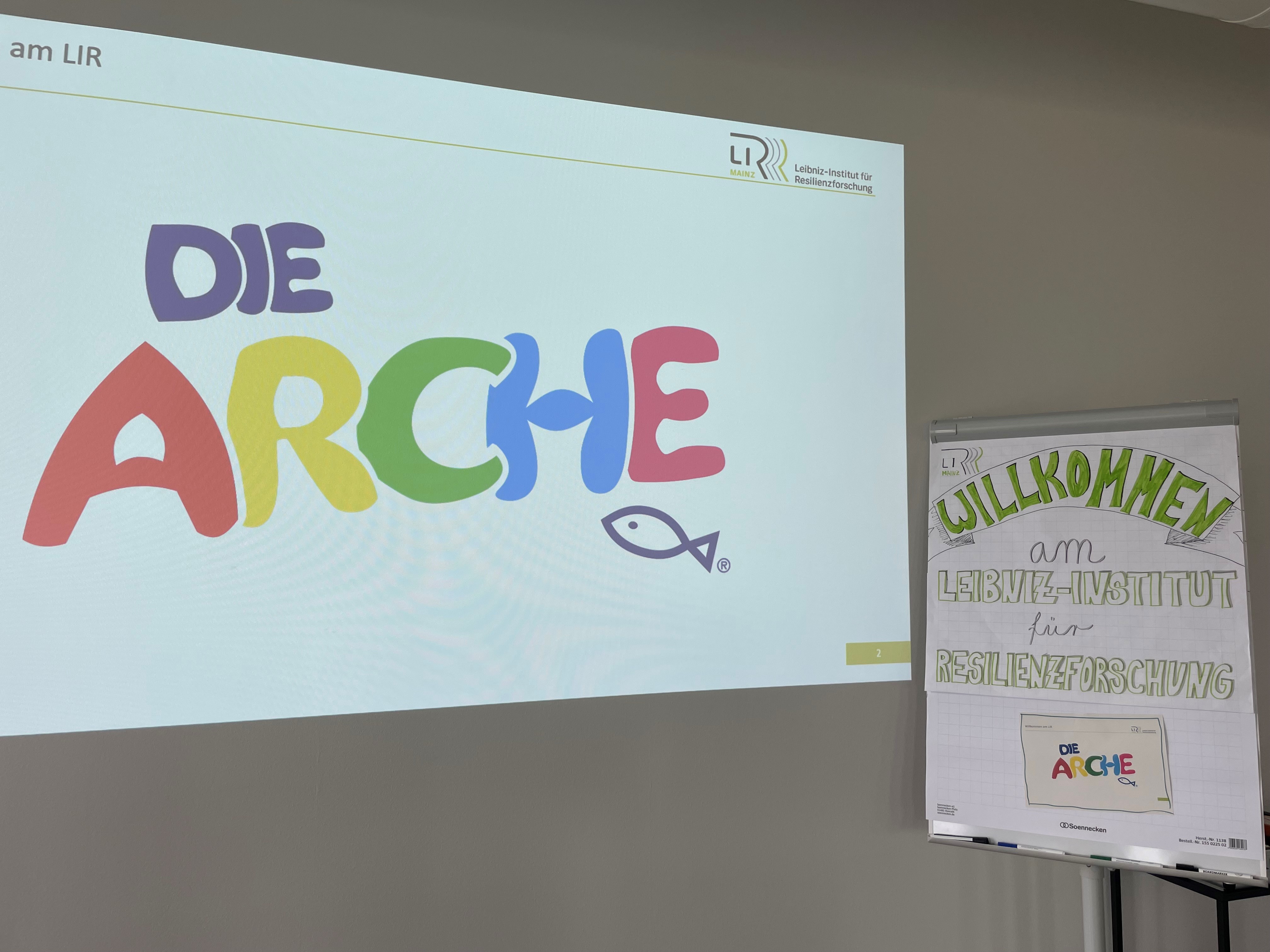 Early learning: young people from ARCHE Frankfurt explore the Leibniz Institute for Resilience Research